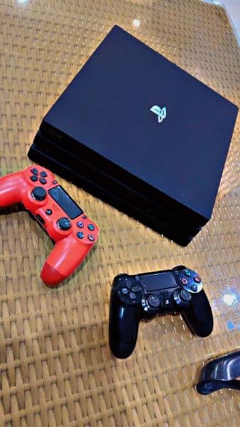 PS 4 Pro 1TB with 5cds 2