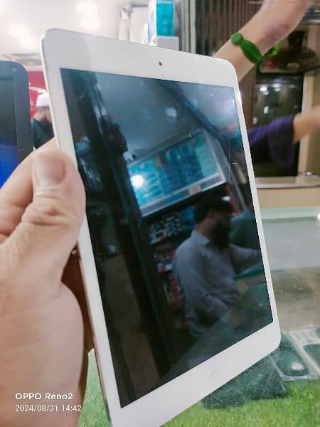 APPLE IPAD MINI2 6