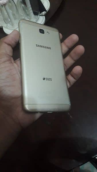 Samsung Galaxy J7 prime 1