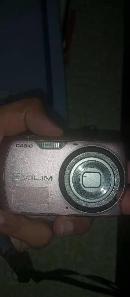 Casio Exilim Digital Camera (Read Description) 0