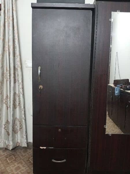 Single Door Wooden Wardrobe 2