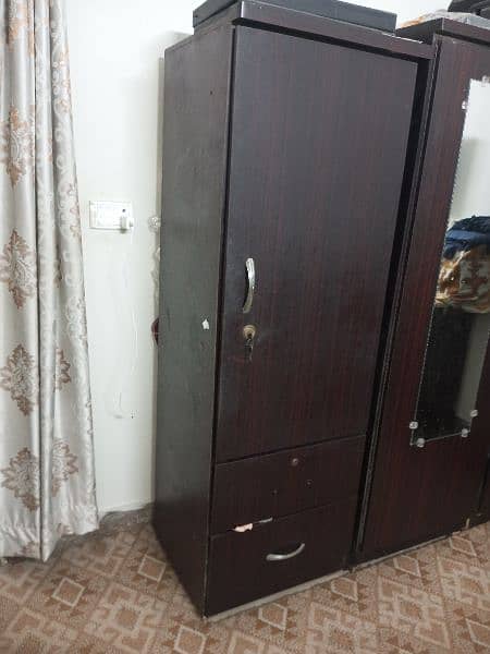 Single Door Wooden Wardrobe 3