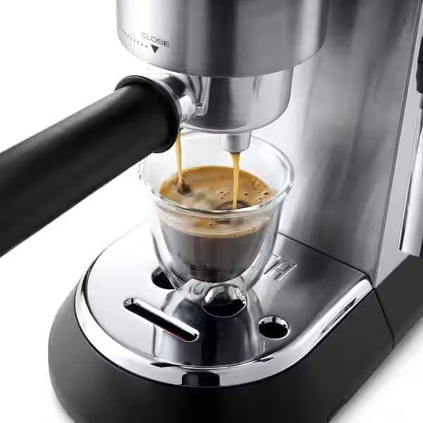 DELONGHI EXPRESSO COFFEE MACHINE 685 2