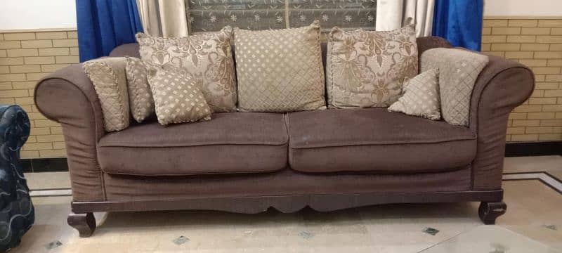 Beautiful five seater sofaset 0