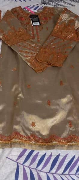 Golden Mesuri Embroidered 3pc SOHAYE by Diners 3