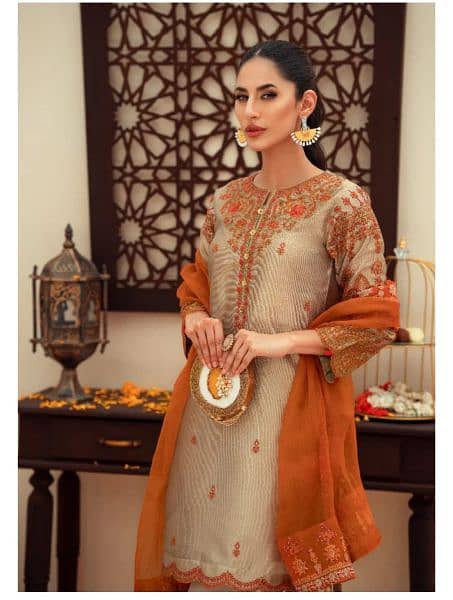 Golden Mesuri Embroidered 3pc SOHAYE by Diners 4