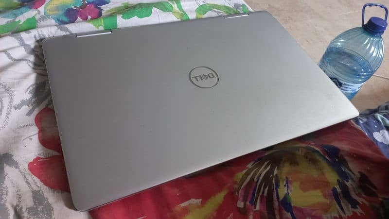 Dell inspiron 7586 2 in 1 (touch and type) 1