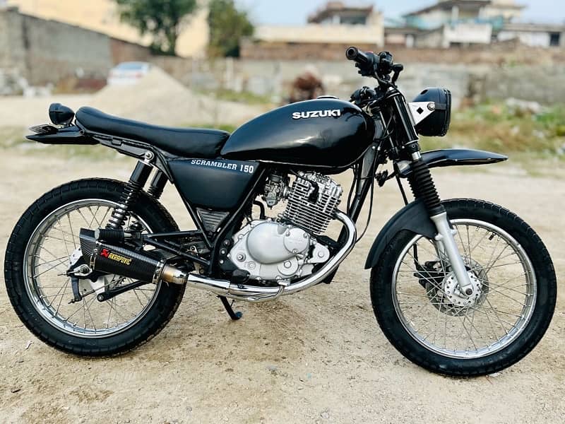 Suzuki GS 150 (Scrambler) 10