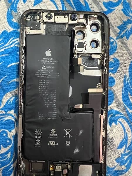 Iphone 11 Pro Max housing and Parts 1