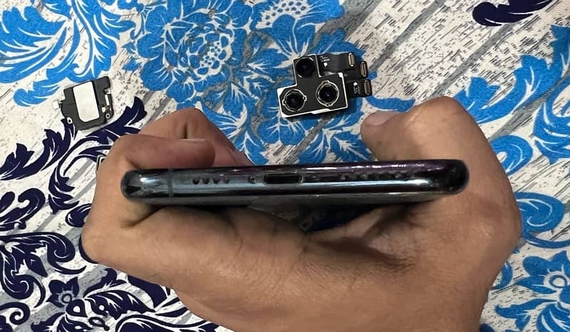 Iphone 11 Pro Max housing and Parts 5