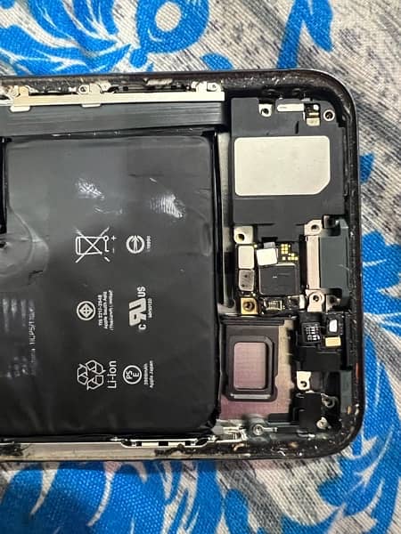 Iphone 11 Pro Max housing and Parts 6