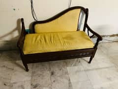 Seater 2 in perfect condition. Sheesham wood