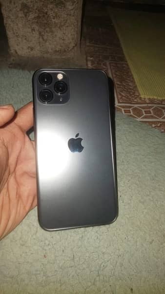 iphone 11 pro 2