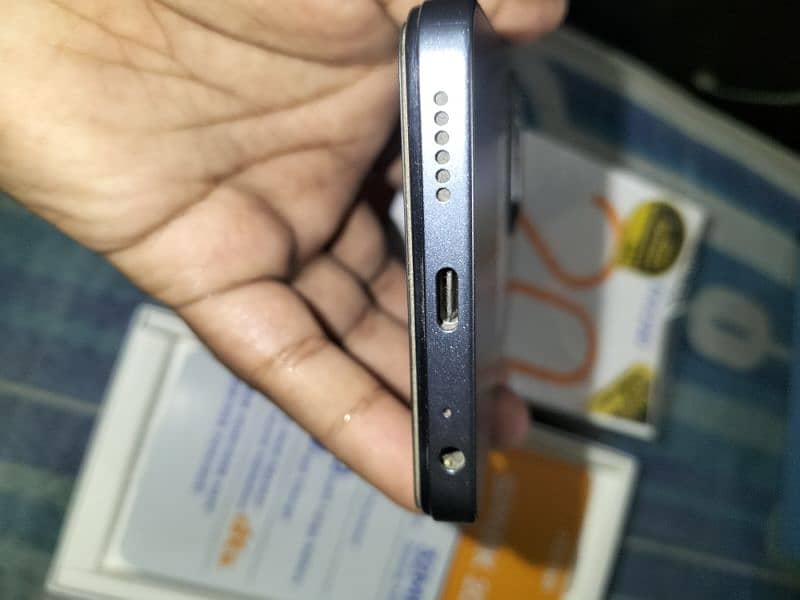 spark 20 full box 8 256 only call O3O7O8IO563 LOCATION JARANWALA 2