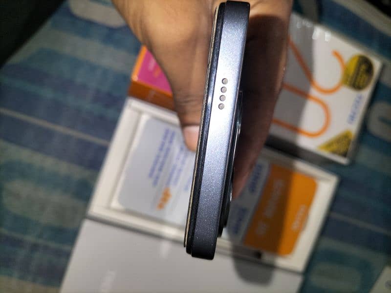 spark 20 full box 8 256 only call O3O7O8IO563 LOCATION JARANWALA 3