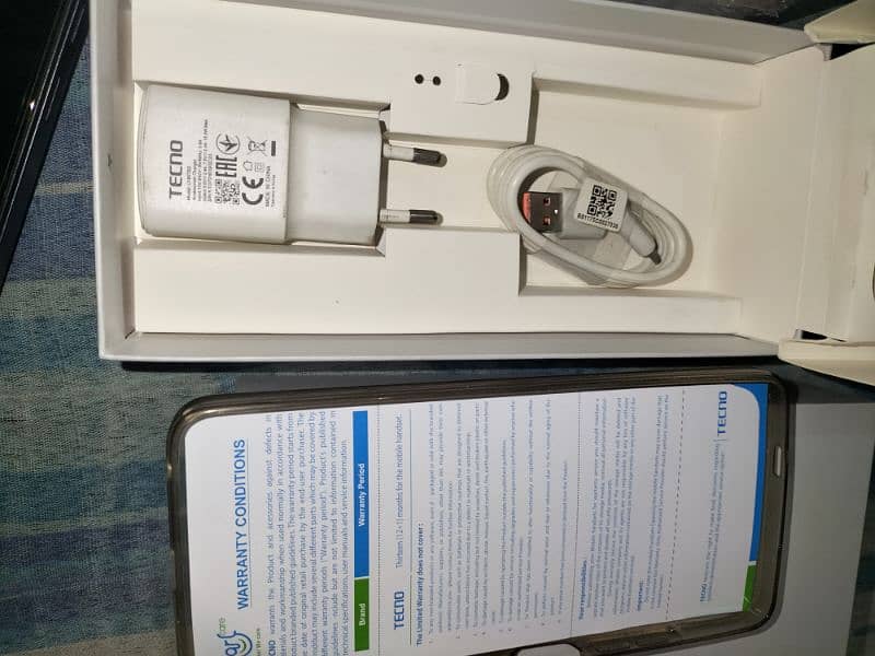 spark 20 full box 8 256 only call O3O7O8IO563 LOCATION JARANWALA 4