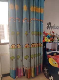 kids bed & curtains