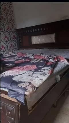 king size bed with mitress