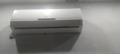 gree 1 ton AC perfect condition