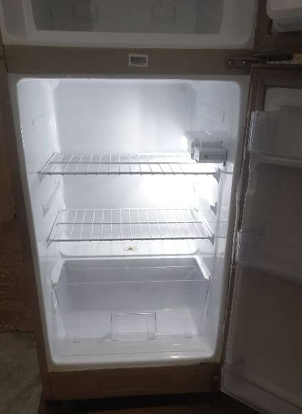 Dawlance fridge 7