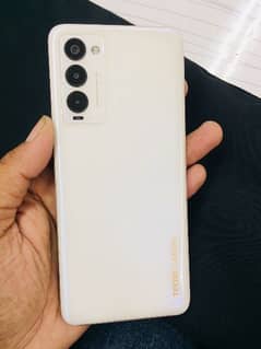 camon 18T 4+3ram 128gp