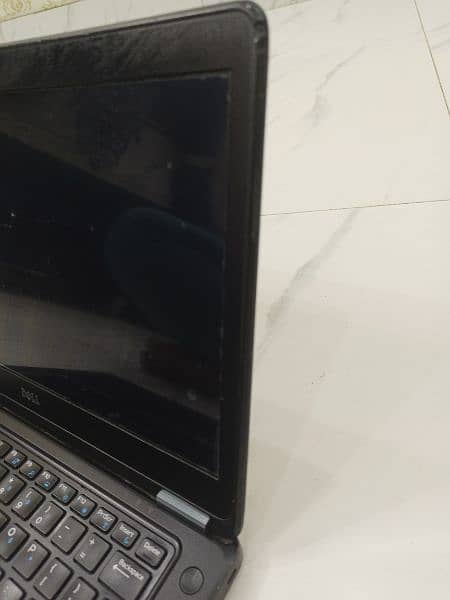 Latitude E7450 i7 , 5 generation 8gb ram ,250gb SSD, Intel Graphics 12