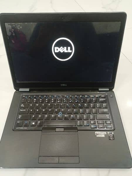 Latitude E7450 i7 , 5 generation 8gb ram ,250gb SSD, Intel Graphics 13