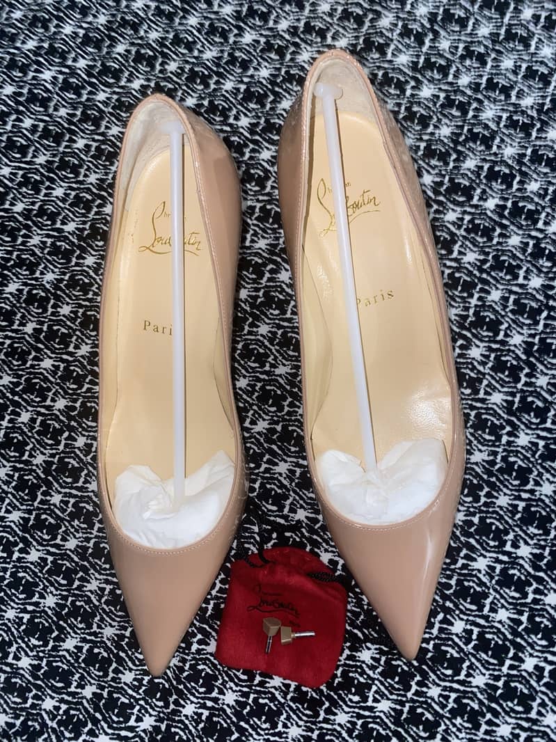 Christian Louboutin Kate 55 mm Pumps - Nude Patent Leather 9