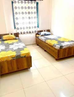 Near hostel bedroom in house as paying guest available n mediatown/pwd