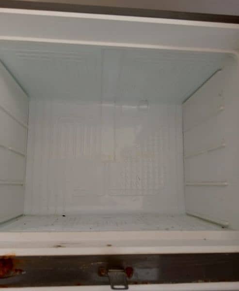 Dawlance Large Size Fridge 91996 3