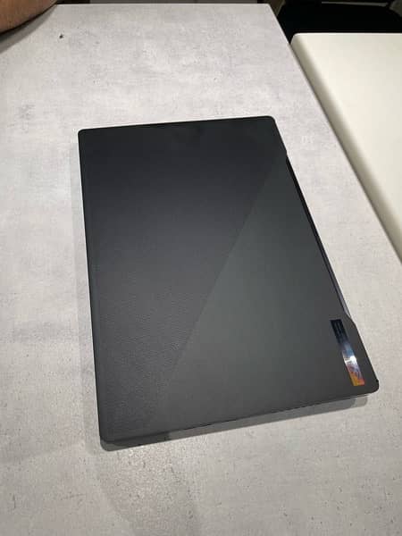 ASUS ROG ZEPHYRUS M16 2