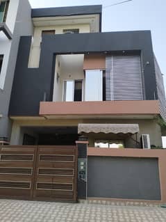 Prime Residential 5 Marla Corner House In Johar Town Phase 2 - Block R3 Lahore