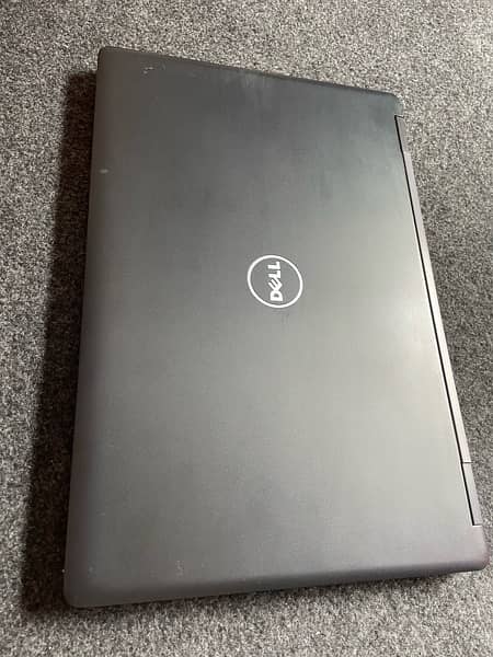 Dell precision 3520 Work station 1