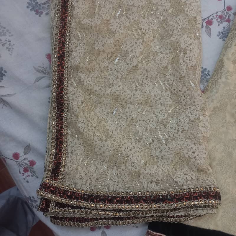 Beautiful long net maxi in excellent condition 9