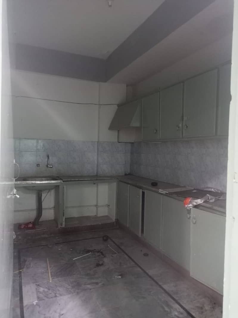 2 BED FLAT AVAILABLE FOR RENT FOR OFFICE USE 5