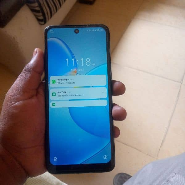 Infinix hot 12 6/128 4