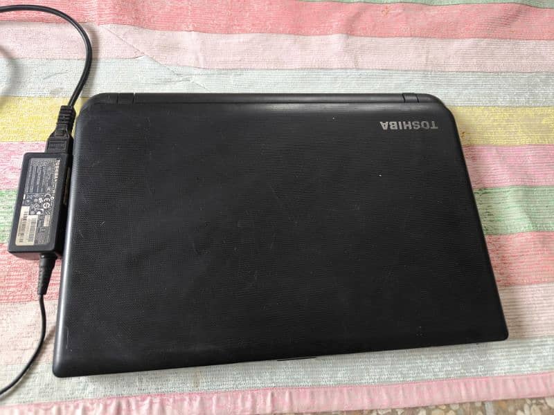 Toshiba Laptop 4gb ram, 512 gb storage, windows 7 LG 1