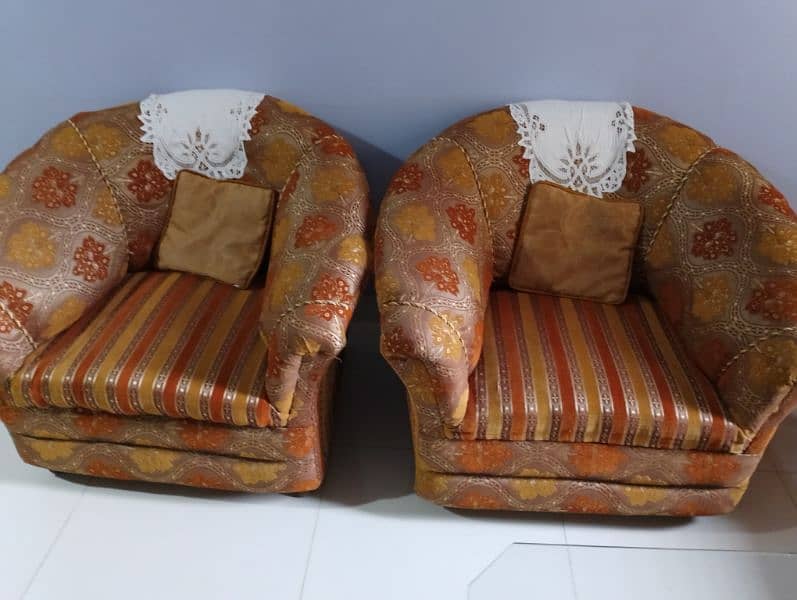 5 seater home used sofa 3