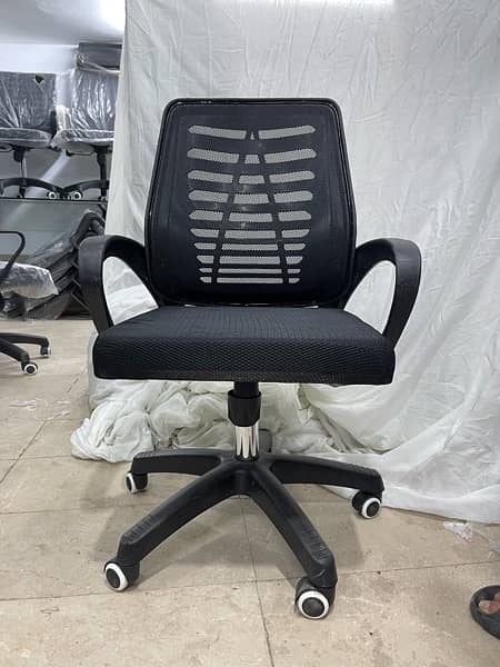 Budgetful luxury looking office chair 1