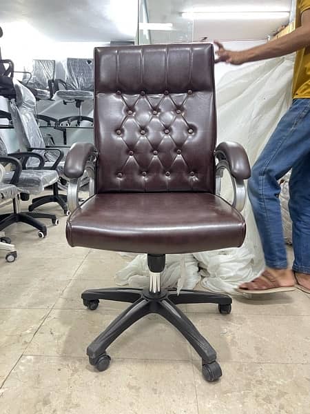 Budgetful luxury looking office chair 4