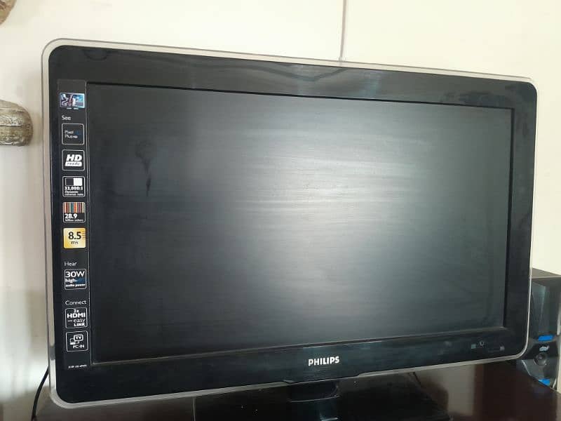 Philips LCD 32" with HHD resolution. 2