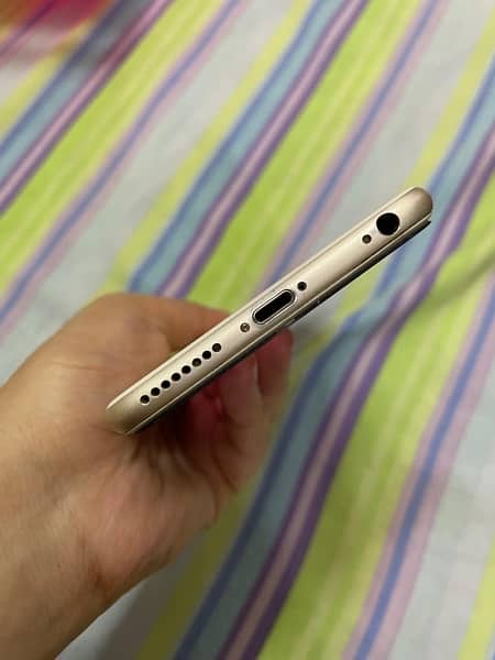 iPhone 6splus condition 10/9 with box 16 gb pta approved 4