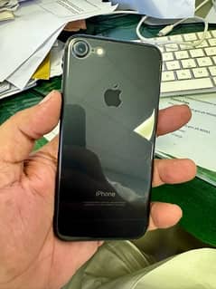 Iphone 7 | Factoy Unlocked & PTA Approved | 32 GB