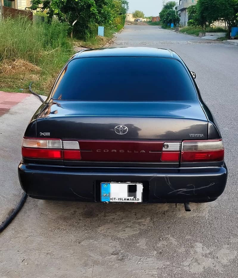 Toyota Corolla XE 2000 Model *READ AD* 3