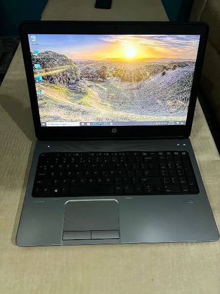 Hp intel core i 5  4 th gentriaon 8 gb ram 250 ssd  original charger 8