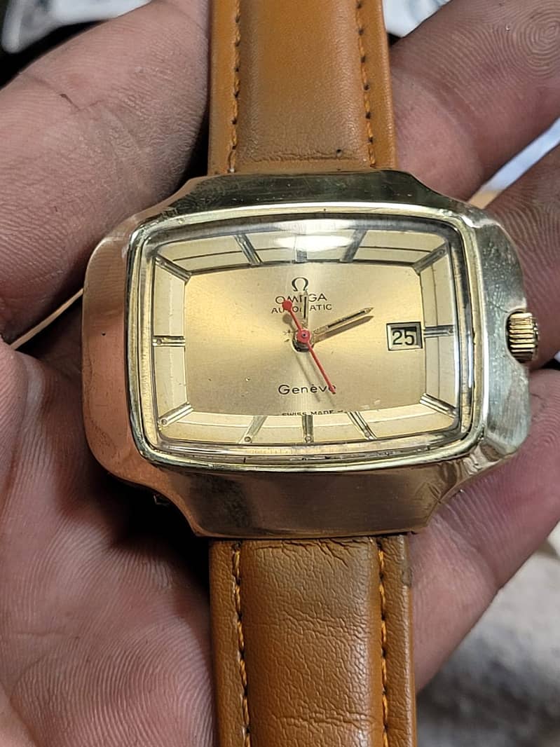 presents a vintage collection of brand wrist watchs fr men DIFER PRICE 14