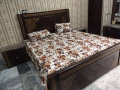 King Size Solid Bed without Matress