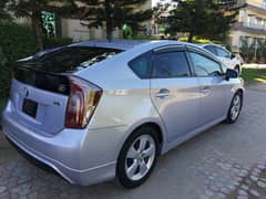 Toyota Prius 2014 S LED 1.8