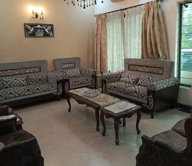 Centrally Located Corner House In Allama Iqbal Town Is Available For sale 11