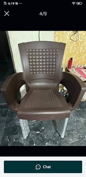 4 Plastic Chairs Table Wood 2